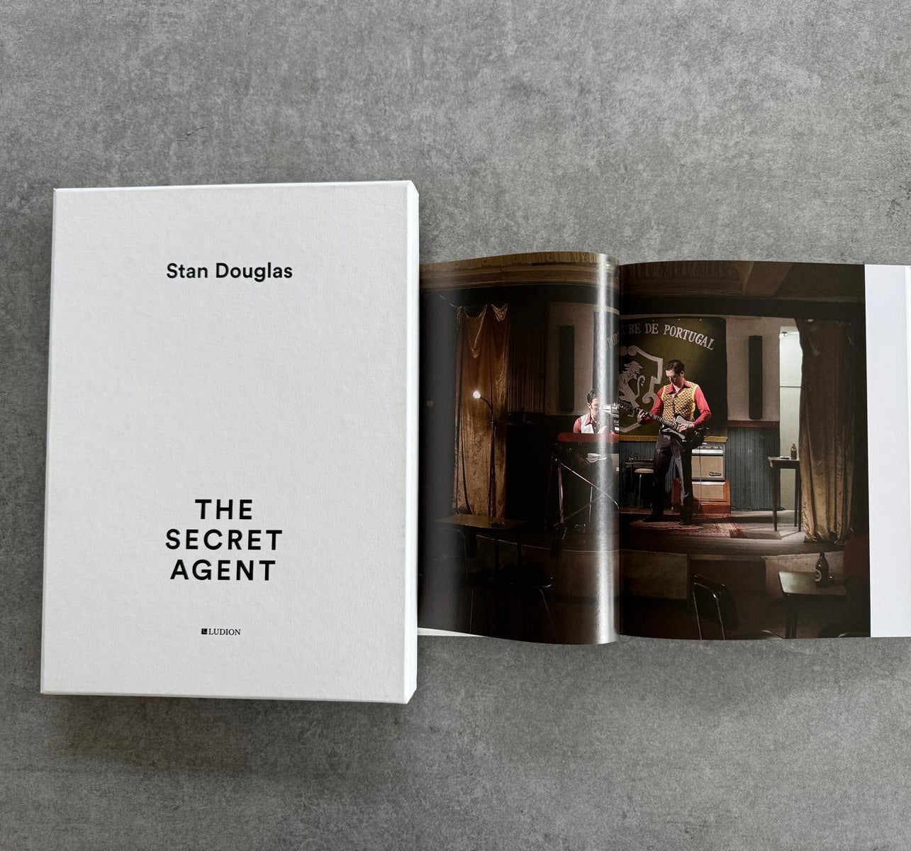 Stan Douglas | The Secret Agent | Collector's Edition 50/100